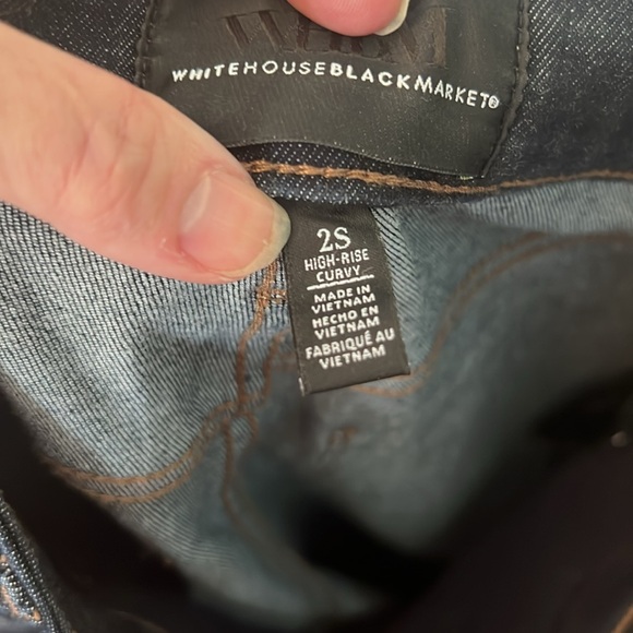 Like new high rise 2 curvy skinny flare sculpt in short 28”inseam - Picture 4 of 4